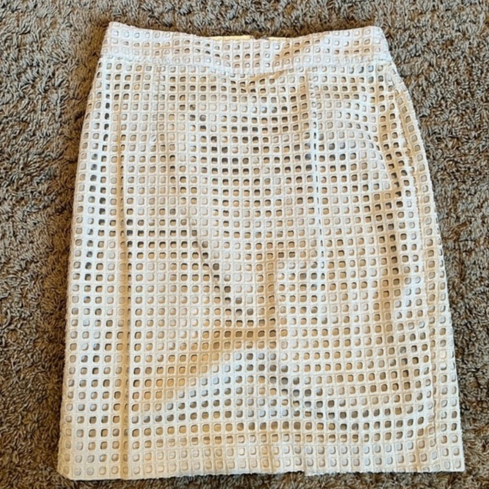 Banana Republic light tan skirt size 2